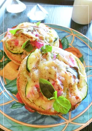 スライス蒲鉾とズッキーニのバジルトースト-レシピのメイン写真