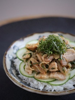 梅シソ☆味噌豚とキュウリのどんぶり-レシピのメイン写真