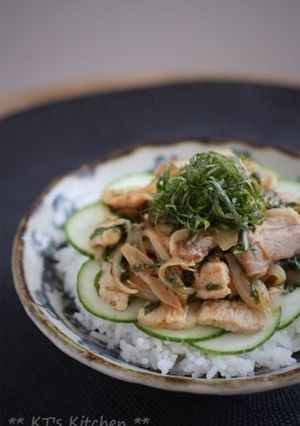 梅シソ☆味噌豚とキュウリのどんぶり-レシピのメイン写真