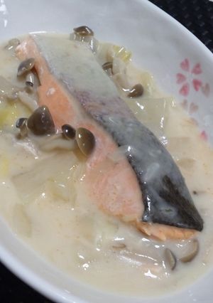 【超手抜き】鮭のホワイトソース煮込み-レシピのメイン写真