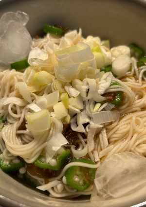 ネバネバ夏麺！もずく酢とオクラの梅味素麺-レシピのメイン写真