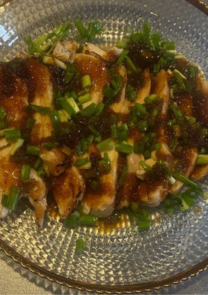 材料4つで作れる！ヘルシー鶏ムネのたたき風茹で鶏-レシピのメイン写真