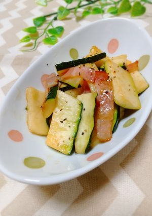 ズッキーニとベーコンのダシダ炒め-レシピのメイン写真