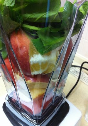 Vitamixでグリーンスムージーその１-レシピのメイン写真