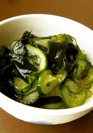 白梅酢で胡瓜と若芽の酢の物が美味しい-レシピのメイン写真