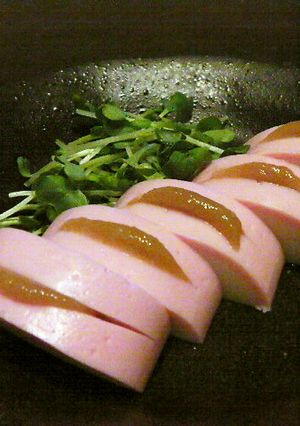 お弁当にも活躍するかまぼこ梅肉サンド-レシピのメイン写真