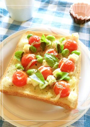 枝豆とトマトとクリチのバジルトースト-レシピのメイン写真