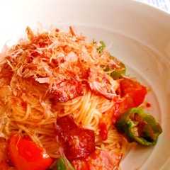 รูปของ 鰹節たっぷり*夏野菜とベーコンの素麺