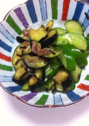 カリカリ梅とナスとキュウリの塩昆布漬け-レシピのメイン写真