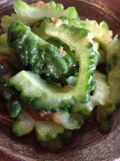 切って混ぜるだけ生で食べるゴーヤ浅漬け-レシピのメイン写真