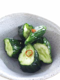 割とすぐ食べられる、きゅうりの焼酎漬け。-レシピのメイン写真