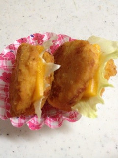 お弁当に!ナゲットのチーズ挟み-レシピのメイン写真