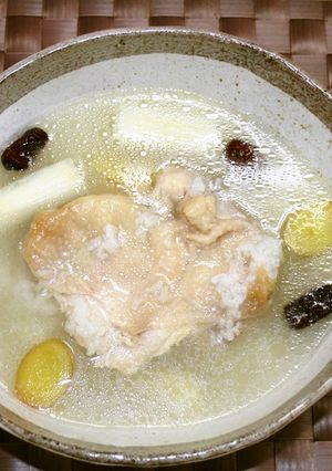 鶏もも肉のサムゲタン風おかゆ-レシピのメイン写真