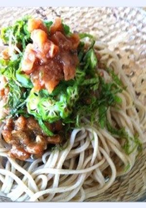 （オクラと青シソ•梅干し•納豆）ネバそば-レシピのメイン写真