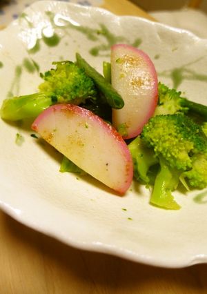 ブロッコリーと蒲鉾のバターソテー-レシピのメイン写真