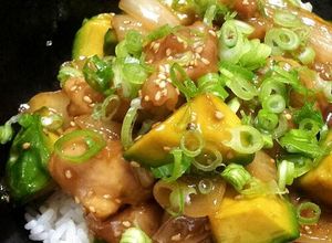 *鶏とアボカドのピリ辛照り焼き丼*-レシピのメイン写真