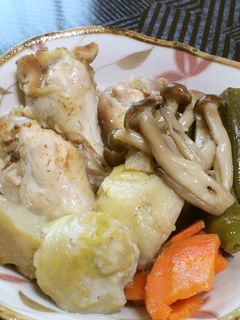 手羽元と里芋としめじの煮物♫-レシピのメイン写真