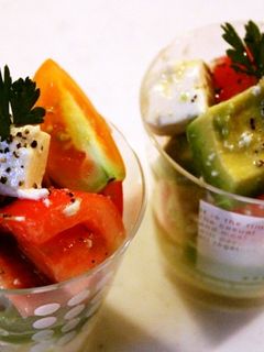 簡単!アボカドとトマトのサラダパフェ♪-レシピのメイン写真