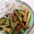 豚肉の細切り揚げときゅうりの甘酢和え