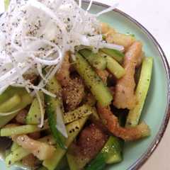 รูปของ 豚肉の細切り揚げときゅうりの甘酢和え