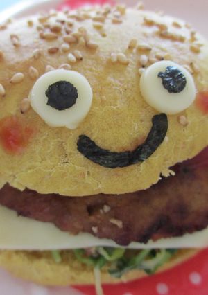 キャラパン♪ハンバーガー♪-レシピのメイン写真
