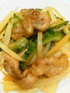 ゴーヤと豚肉とじゃがいものオイスター炒め-レシピのメイン写真