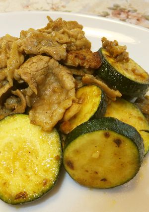 節約～豚こま肉とズッキーニのカレー炒め☆-レシピのメイン写真