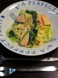 サーモンと青梗菜とホウレン草のクリームパ-レシピのメイン写真