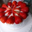 簡単いちごと生クリームの三段ケーキ