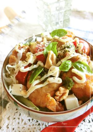 唐揚げ×トマト×キャベツのマヨ＊バジル丼-レシピのメイン写真