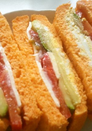 野菜ジュース食パンでズッキーニサンド-レシピのメイン写真