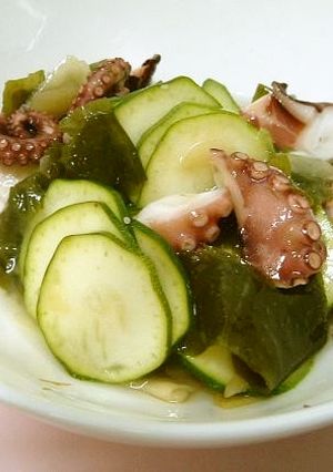 タコとズッキーニとワカメの酢の物-レシピのメイン写真