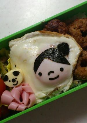 キャラ弁☆ロコモコ目玉焼きの女の子-レシピのメイン写真