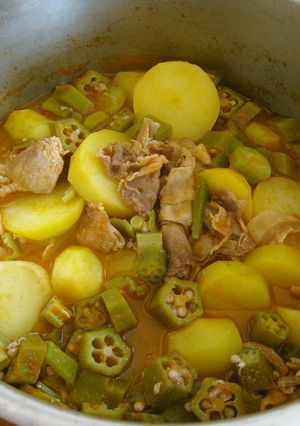 豚こま肉とじゃが芋とオクラのトマトスープ-レシピのメイン写真