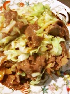 オリーブオイルで炒め揚げ、牛肉とキャベツ-レシピのメイン写真