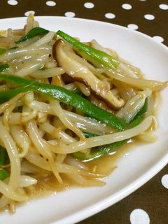 節約*ニラともやしのオイスターソース炒め-レシピのメイン写真