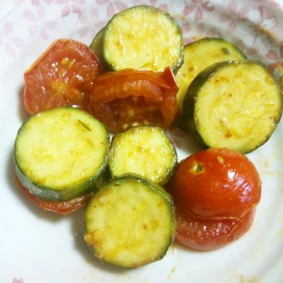 夏野菜☆ズッキーニのトマト炒め♪ by 神河由実 【クックパッド
