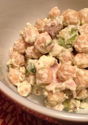 お玉で食べたいひよこ豆サラダ-レシピのメイン写真