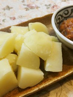 簡単おつまみ!じゃがいもの塩辛のせ☆-レシピのメイン写真