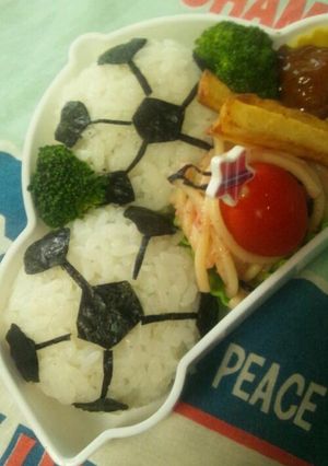 キャラ弁*簡単♪サッカーボールのお弁当-レシピのメイン写真