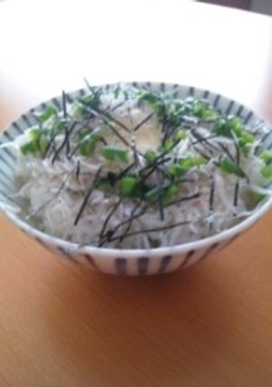 イチオシ！！バターしらす丼-レシピのメイン写真