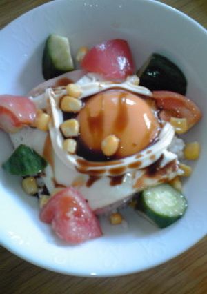 簡単半熟目玉焼きソース丼-レシピのメイン写真