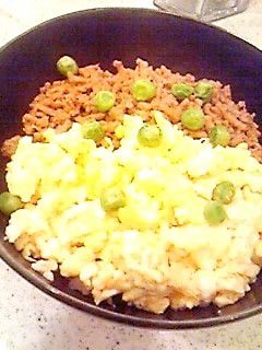 ふわふわたまごのそぼろ丼-レシピのメイン写真