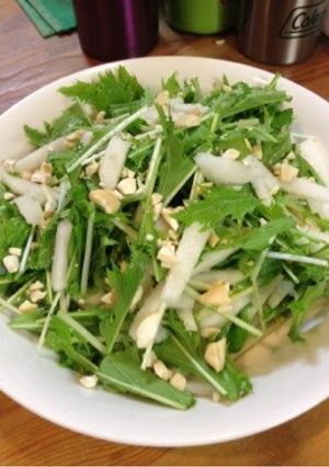 簡単♪ 水菜と梨のサラダ-レシピのメイン写真
