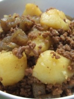 じゃがいもとこんにゃくのそぼろ煮-レシピのメイン写真