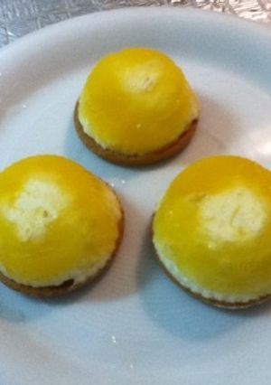 おかずカップでマンゴーレアチーズケーキ-レシピのメイン写真