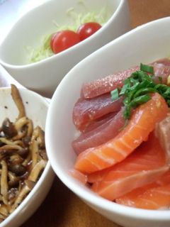 アボカドとマグロ、サーモンの絶品丼-レシピのメイン写真