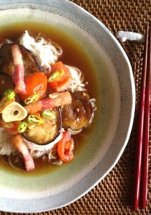 カリカリベーコンと夏野菜のピリ辛素麺♬-レシピのメイン写真