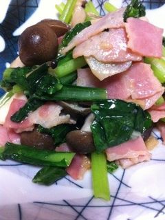 小松菜とベーコンの醤油バター炒め-レシピのメイン写真