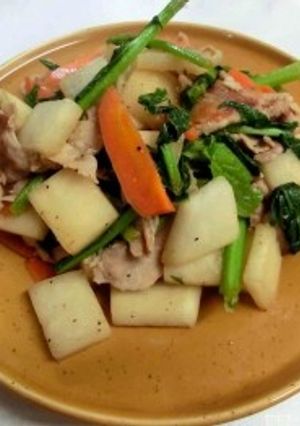 カブと豚肉の炒め物-レシピのメイン写真